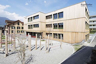 Nouveau bâtiment de l'école maternelle à Kerns, photo extérieure
