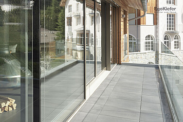 Vue détaillée de la fenêtre de l'object Via Tinus à St. Moritz