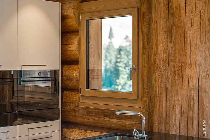 neubau_blockhaus_amden_küchenfenster