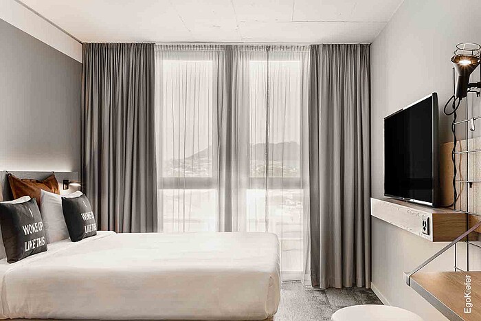 Vue intérieure, chambre, Moxy Hotel, Wankdorf-City à Berne