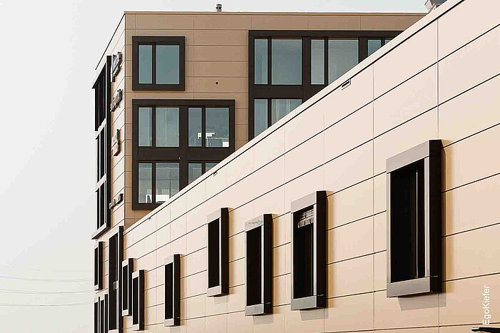 Photo extérieure, photo de détail avec fenêtres du bâtiment commercial Schützenwiese à Kriessern