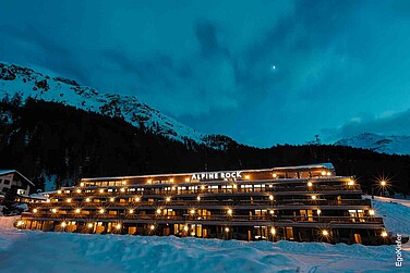 Scatto esterno al crepuscolo, camera d'albergo, Hotel Alpinerock Surlej, Pontresina