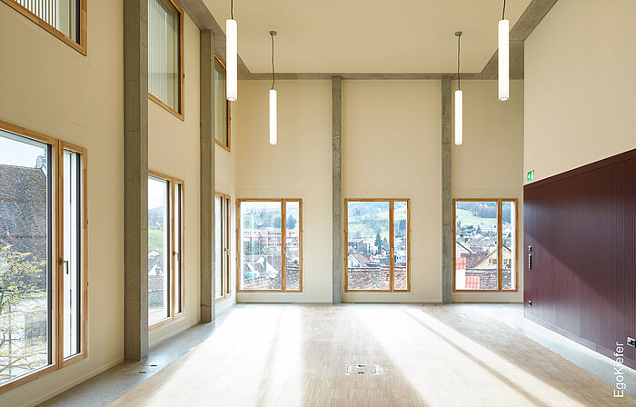 Innenaufnahme Neubau Rathaus Altstätten, Fenster sichtbar