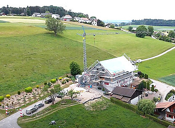 Projet de construction Remo Kaeser, vue aérienne, montage de fenêtres