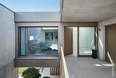 Aussenansicht, Einfamilienhaus (Villa) in Lugnorre mit EgoSelectionPlus-Fenstern und wunderschöner Eingangstür