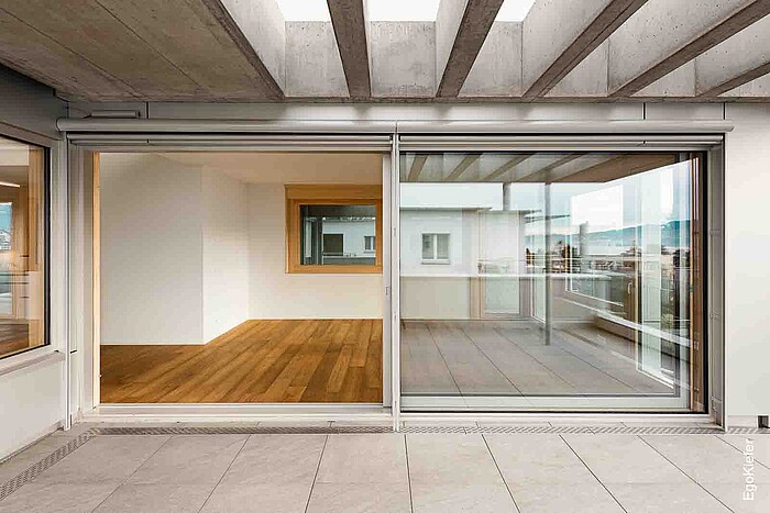 Maison double dans la région de Zurich, porte coulissante à levage