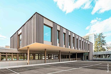 Aussenaufnahme der neuen Musikschule in Birsfelden