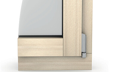 Coin de fenêtre bois/aluminium Ego<sup>®</sup>Allstar, vue intérieure avec ferrement visible, vantail et cadre recouvrement à l’intérieur