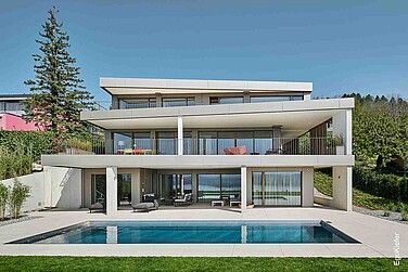 Aussenaufnahme, Einfamilienhaus (Villa) mit Pool in Lugnorre