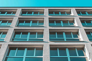 Aussenaufname mit den Kunststoff/Aluminium-Fenstern EgoAllround
