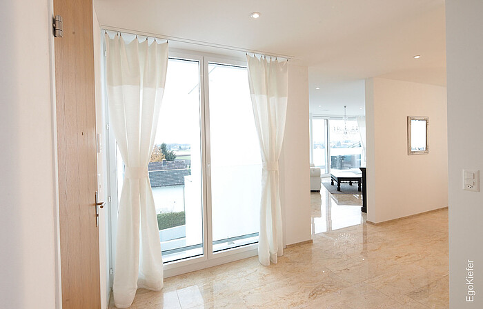 Innenaufnahme Terrasenhaus Weiersegg Balgach, 2-flügliges Fenster sichtbar