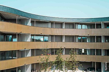 Aussenaufnahme der Wohnüberbauung Hornerfeld (Mehrfamilienhaus Welle) Lenzburg