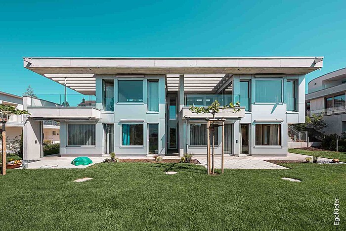 Photo extérieure de la maison double dans la région de Zurich