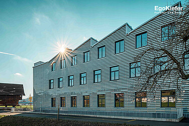 Aussenansicht des neuen Gebäudes der Lanz-Anliker AG in Rohrbach