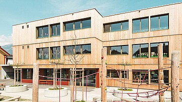 Nouveau bâtiment de l'école maternelle à Kerns, photo extérieure