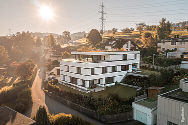 Aussenaufnahme des modernen Doppel-Einfamilienhauses in St. Georgen St. Gallen