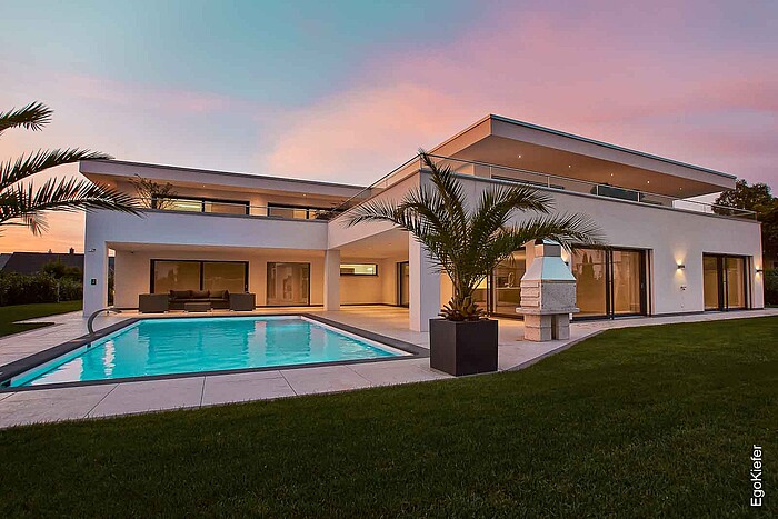 EFH (Villa) Steinach, Aussenaufnahme mit Dämmerungsstimmung