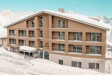 Aussenaufnahme des Ersatzneubaus des Hotels Tannenboden, Flumserberg, Winterstimmung