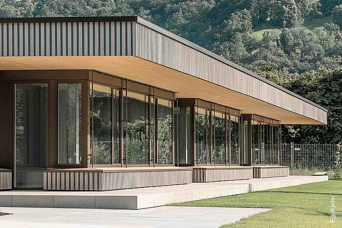Aussenaufnahme vom Neubau Schulhaus Linth-Escher in Niederurnen
