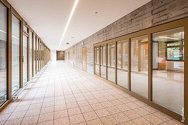 Innenaufnahme im Gang Musikschule Sternenfeld, Birsfelden