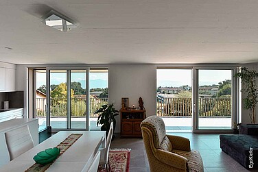 Innenaufnahme, Wohnzimmer mit grossen Hebeschiebetüren aus Kunststoff/Aluminium in der XL-Optik-Ausführung