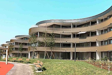 Aussenaufnahme der Wohnüberbauung Hornerfeld (Mehrfamilienhaus Welle) Lenzburg