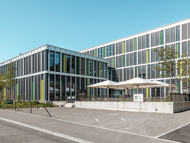 Aussenaufnahme des Neubaus «obvita», St. Gallen, Kompetenzzentrum für blinde- und sehbehinderte Menschen