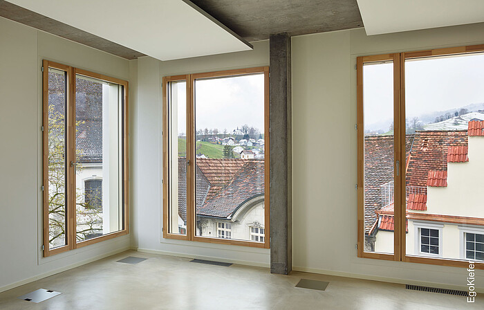 Innenaufnahme Neubau Rathaus Altstätten, Fenster sichtbar