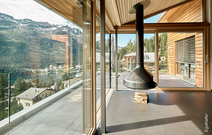 Vue détaillée de la fenêtre de l'object Via Tinus à St. Moritz