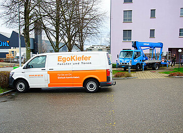 FensterTürenService Bus bei Einsatzstelle