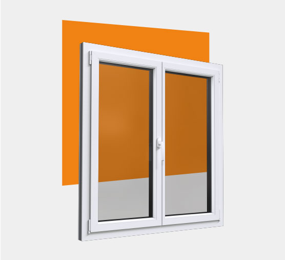 Bild eines Fensters vor orangener Fläche