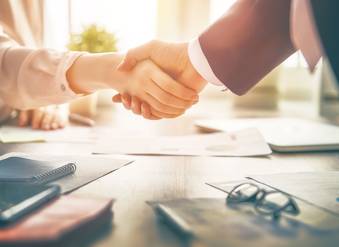 Bewerbungsprozess, Handschlag, gemeinsam