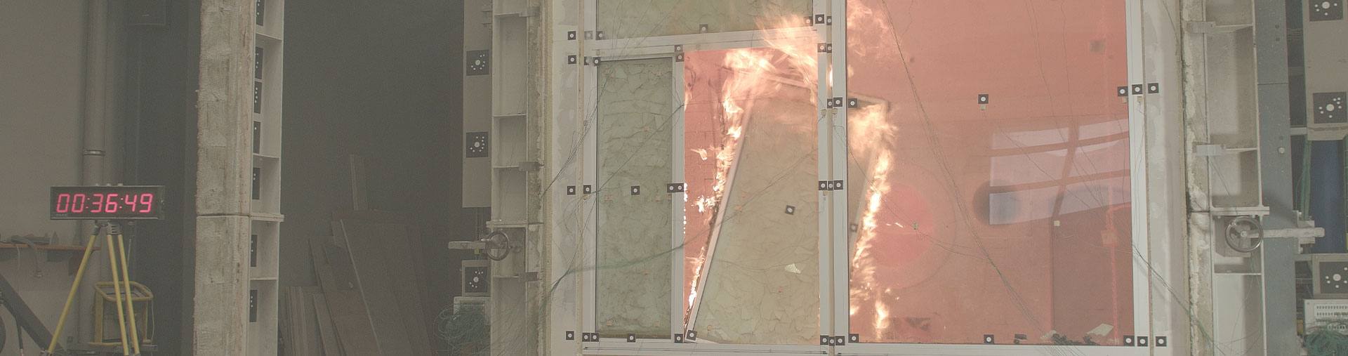Finestre durante il test di protezione dal fuoco