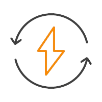 Symbol für erneuerbare Energie mit orangem Blitz und grauem Recycling-Kreis